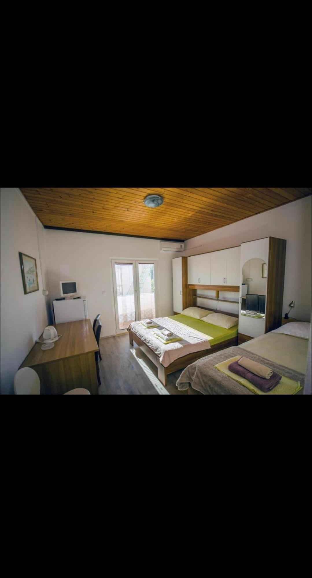 Apartmán With Free Private Parking