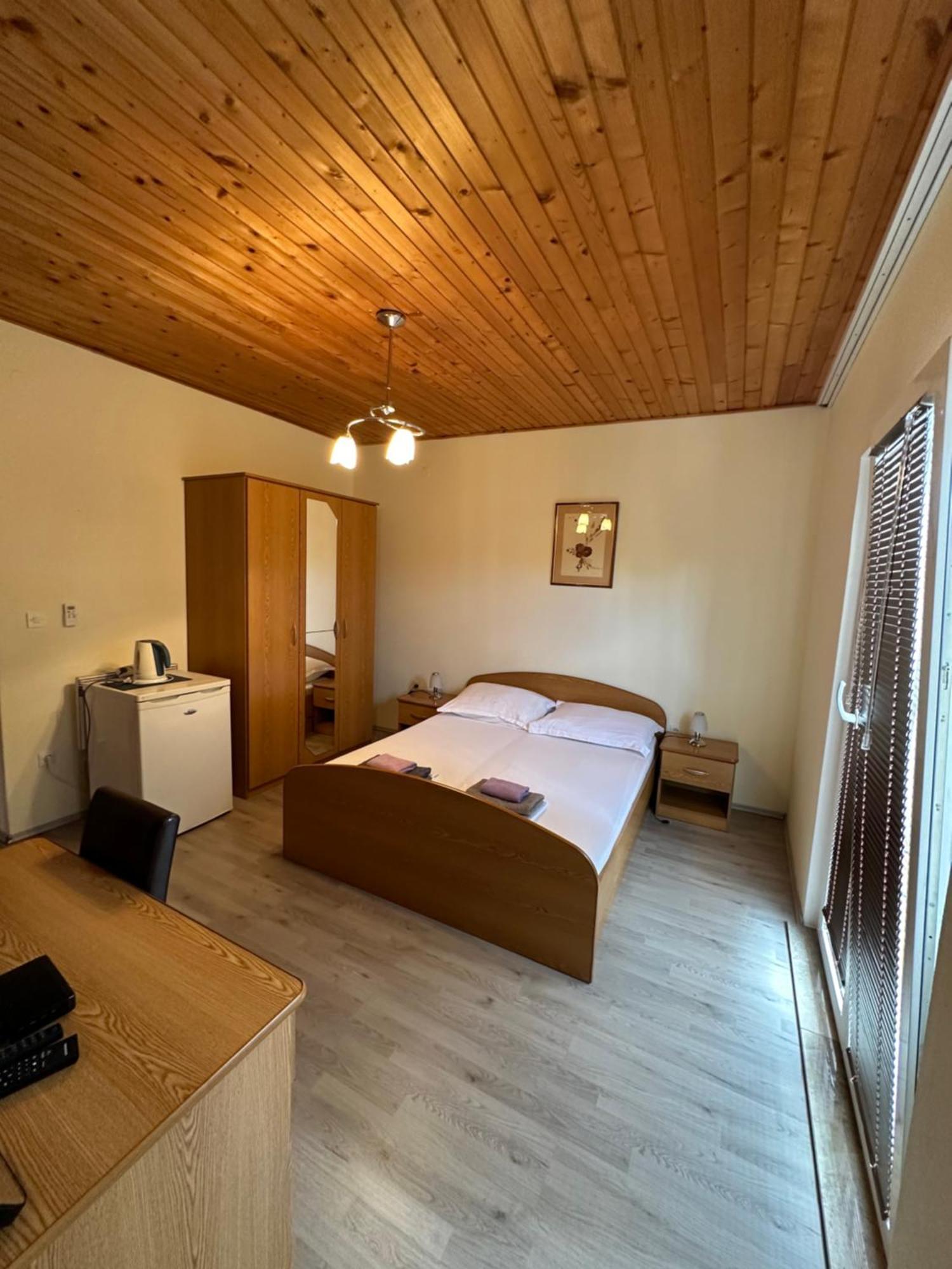 With Free Private Parking Apartmán Baska Voda